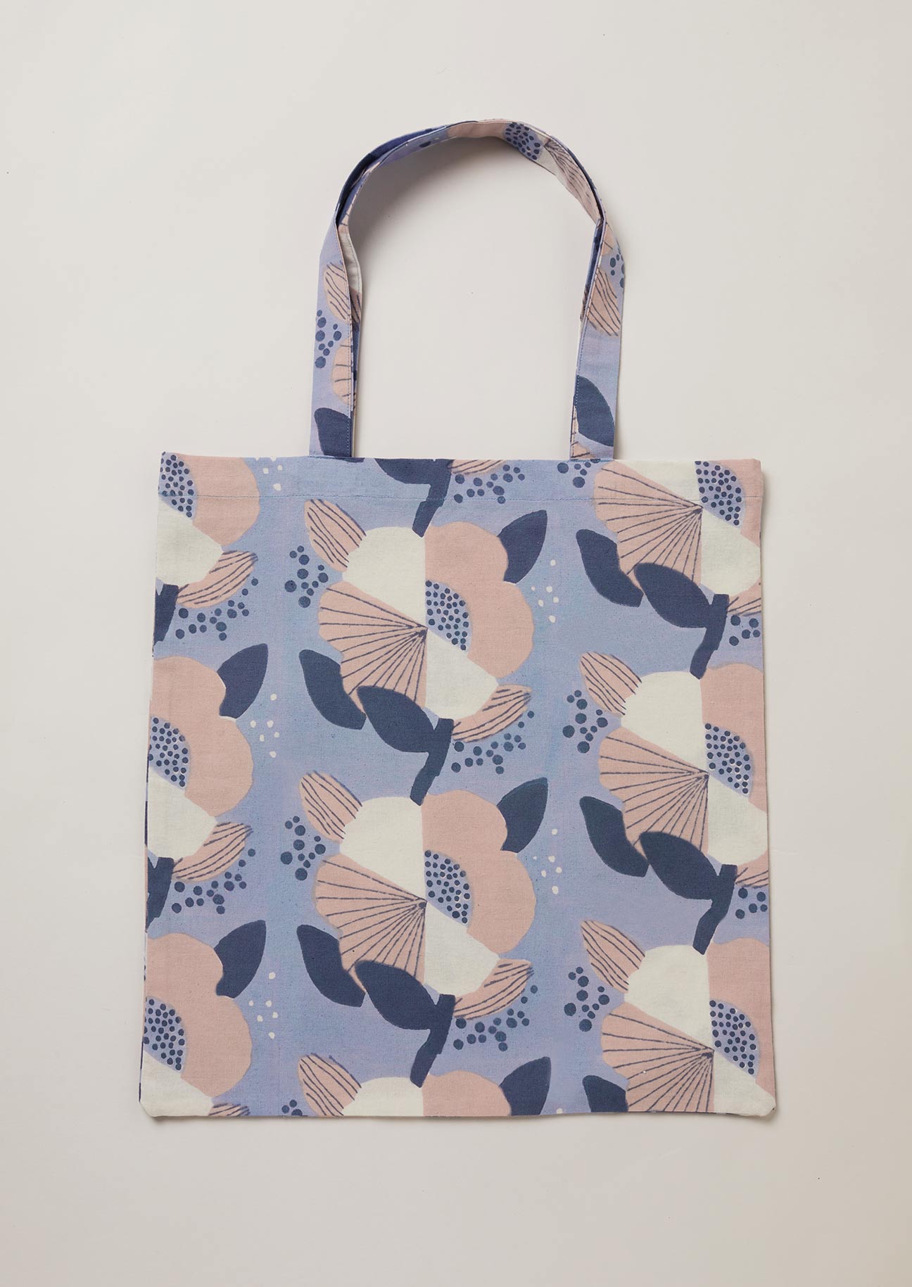 White, navy, dusty pink and pale blue block printed floral design on tote bag to match kimono.